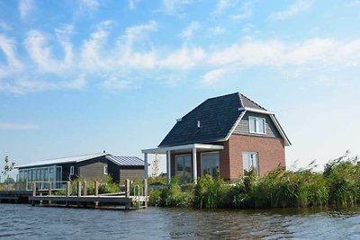 Hotel cultural and sightseeing holiday Giethoorn
