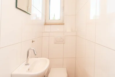 Modernisiertes Ferienhaus mit Sonnenterrasse...