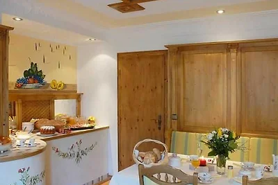 Erkerstube im Goldmelissenkleid 1