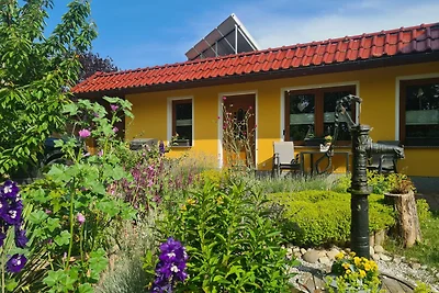 Bungalow mit Terrasse (50m², max 4 Personen)