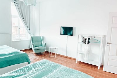 *Modern* 4-Bett-Zimmer mit Bad