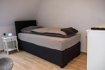 197 MaRie grosse Wohnung mit 3 Schlafzimmern