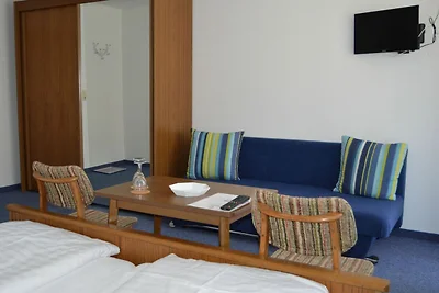 Doppelzimmer mit Balkon und Schlafsofa