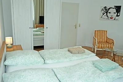 10 2-Raum-Ferienwohnung mit Balkon