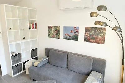 Bungalow 02 Fantasie mit Terrasse