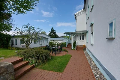 Ferienwohnung 5, DG, WLAN, Sitecke im Garten