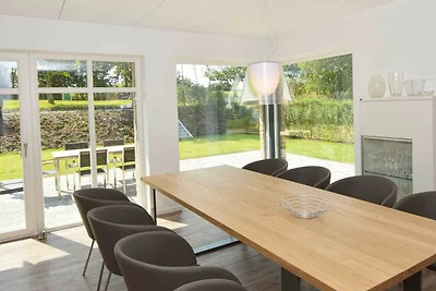 exklusive Reetdach Villa nur 500 Meter bis zu...