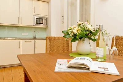 Villa Artemis, 03 Theben