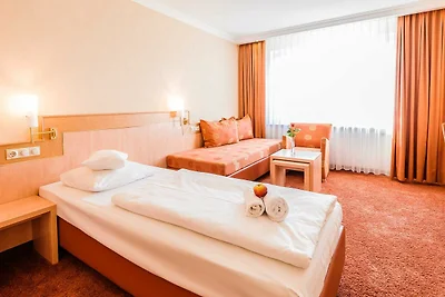 Einzelzimmer Premium Strassenseite