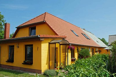 Ferienwohnung Rapsblüte mit Kamin und Balkon