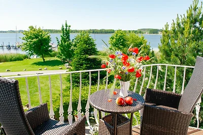 Appartement Lee mit Seeblick und Balkon (R)
