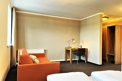 Mehrbettzimmer (C) 208