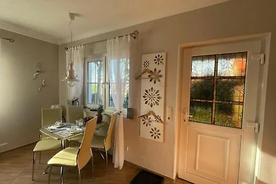 Ferienwohnung OTTOSIN mit Terrasse und Garten