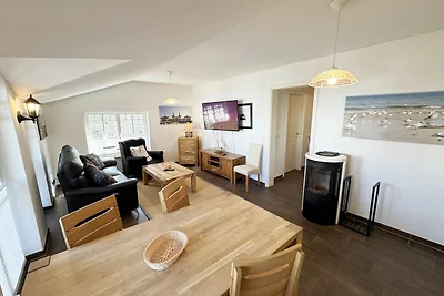 Wohnung 04 mit Kamin, Balkon & Meerblick