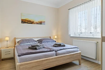 Nr. 1 Ferienwohnung mit Terrasse und Garten