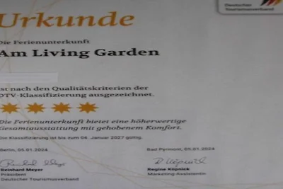 Fewo Am Living Garden****, zentral in Bad Pyr...