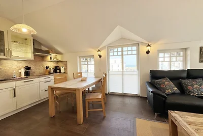 Wohnung 04 mit Kamin, Balkon & Meerblick