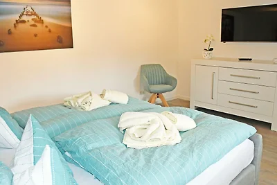 10 Ferienwohnung m. Seeblick am Hafen in...