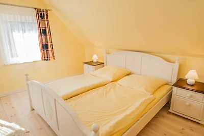 Ferienhaus Augustin mit Reetdach im Ostseebad...