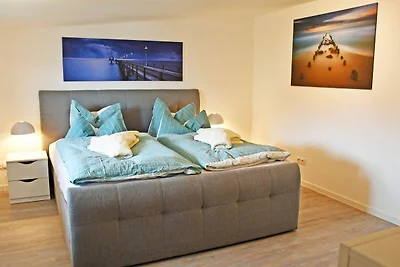 10 Ferienwohnung m. Seeblick am Hafen in...