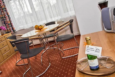 Ferienwohnung im Seitenflügel mit Waldblick