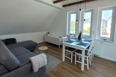 STR-02 - Geschmackvolle und helle Fewo für 4...