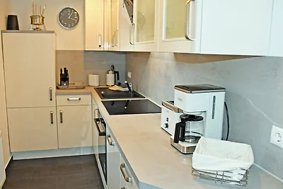 10 Ferienwohnung m. Seeblick am Hafen in...