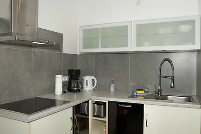 Ölhafen EG - drei Wohnungen in einem Haus