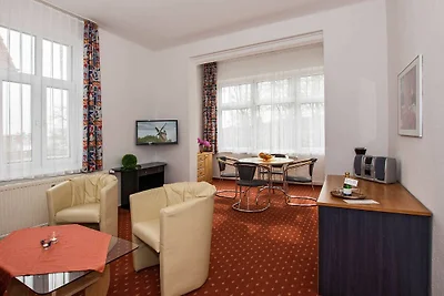 Ferienwohnung im Seitenflügel mit Waldblick