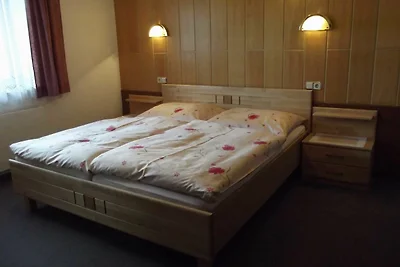 Doppelzimmer mit DU/WC,TV, teilw.Balkon