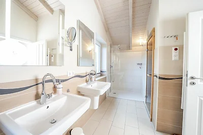 DAG-907 - Modernes Reihenhaus mit Garten (HT)