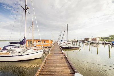 Casa su barca Vacanza single Krummin