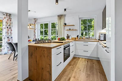 Reet-Haus XL mit 4 Schlafzimmern, Kamin und...