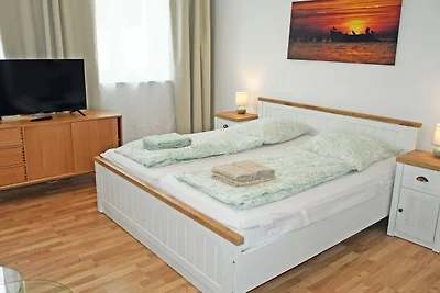 10 2-Raum-Ferienwohnung mit Balkon