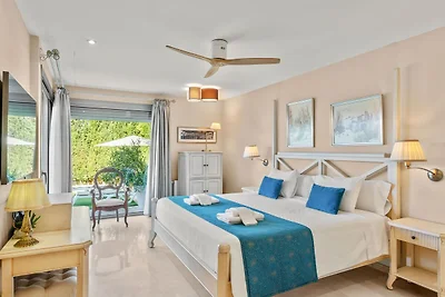 44377 BELLVIURE LUXURY VILLA