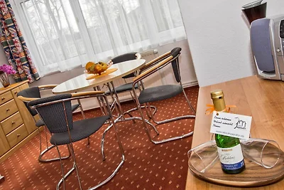 Ferienwohnung im Seitenflügel mit Waldblick
