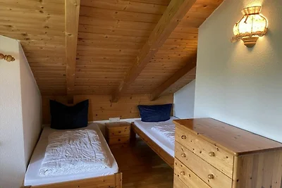 Geräumiges Ferienhaus mit Bergblick auf drei ...