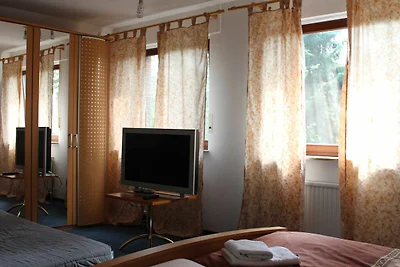 Zimmer 5 Familienzimmer mit Badewanne