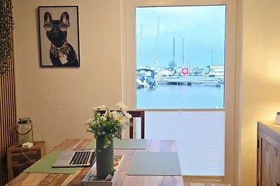 Floating House SteelVoll mit Infrarotsauna