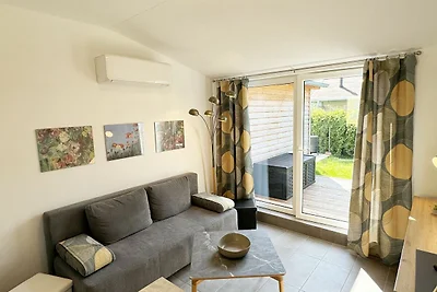 Bungalow 02 Fantasie mit Terrasse