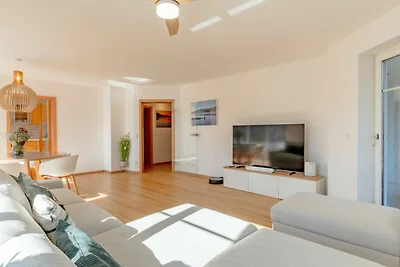 Ferienwohnung mit Bergblick, Balkon und...