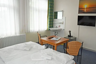 Budgetzimmer mit Dusche/WC auf dem Flur 21