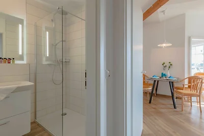 App. Vilm mit Balkon und Seeblick zentral...