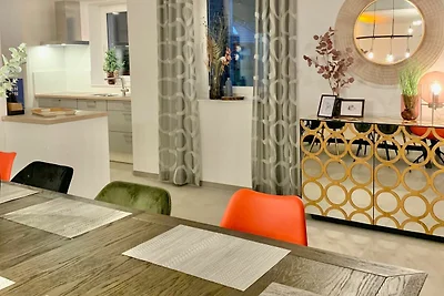 linke Haushälfte Lea