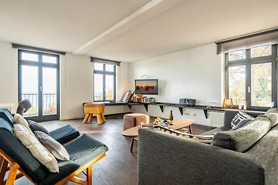 Villa Schering, App. 4 Black & White