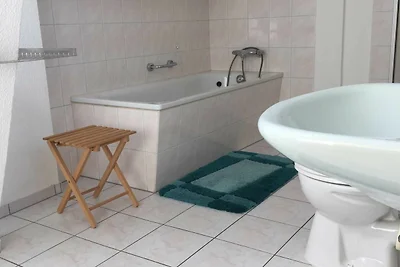 Drei-Raum - Ferienwohnung ( 85 qm, bis max.
