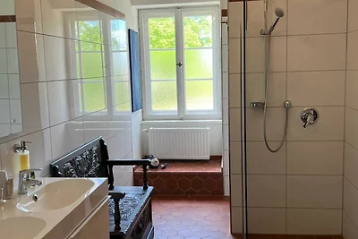 BÖSENDORFER APARTMENT