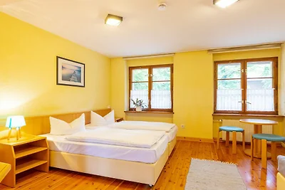 Doppelzimmer mit Etagenbad 2