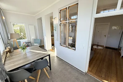 Haus Seestern Whg 2 Rosengarten mit Terrasse,...