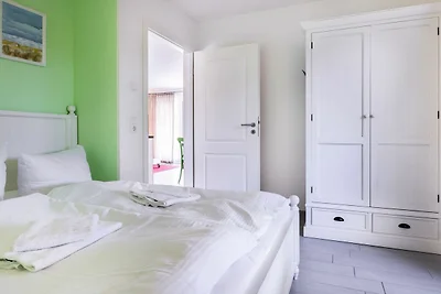 3-Zimmer Ferienwohnung (2-4 Pers.) ebenerdig